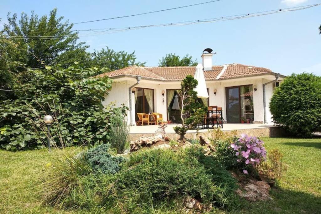 Guesthouse Oasis-Sabla Kültér fotó