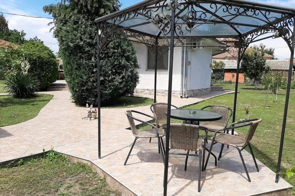 Guesthouse Oasis-Sabla Kültér fotó