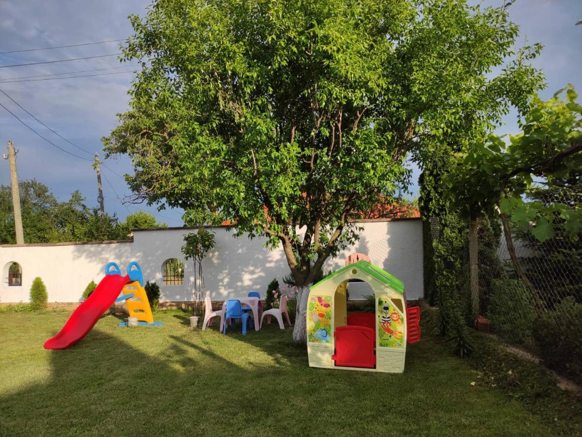 Guesthouse Oasis-Sabla Kültér fotó